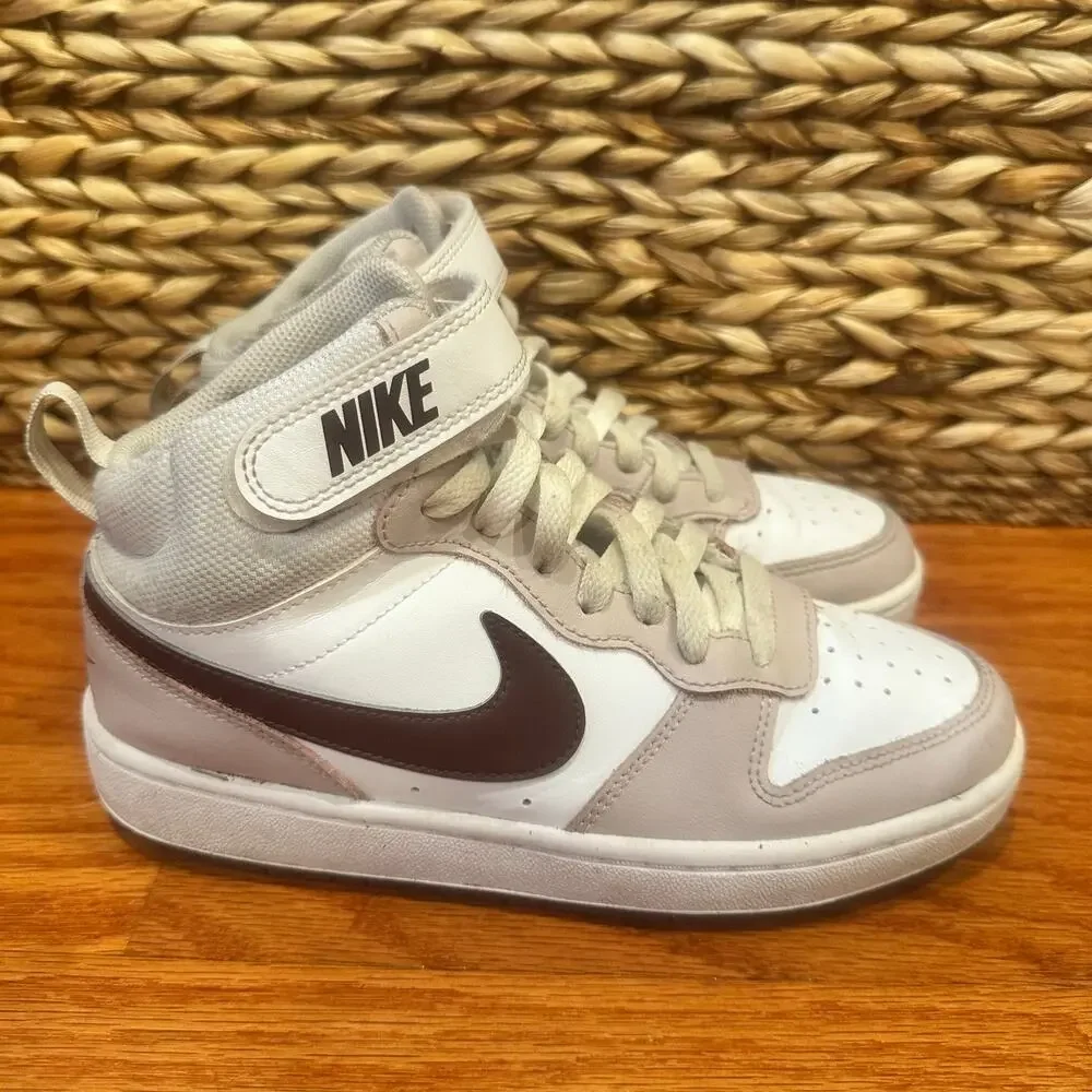 Nike Court Borough Mid 2 Kids sz 5.5